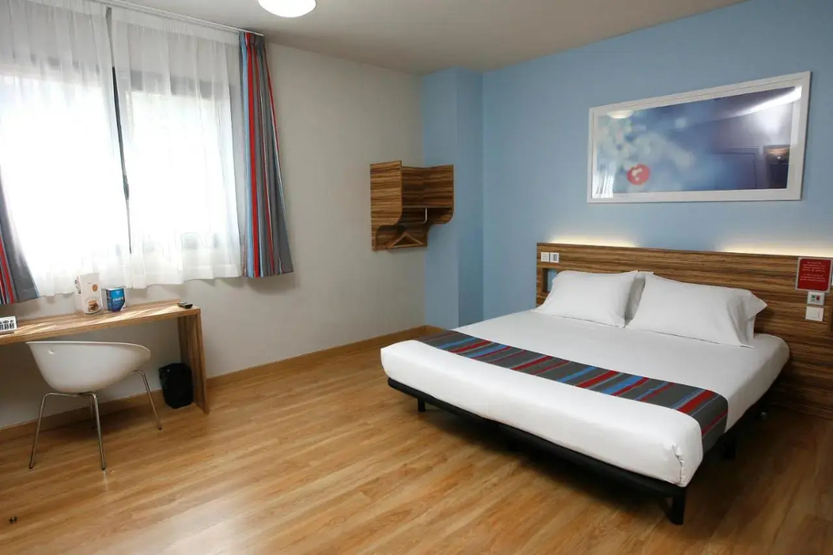 Отель Travelodge Barcelona Fira
