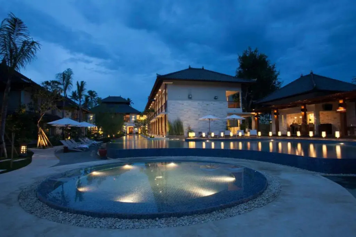 Отель Grand Whiz Nusa Dua