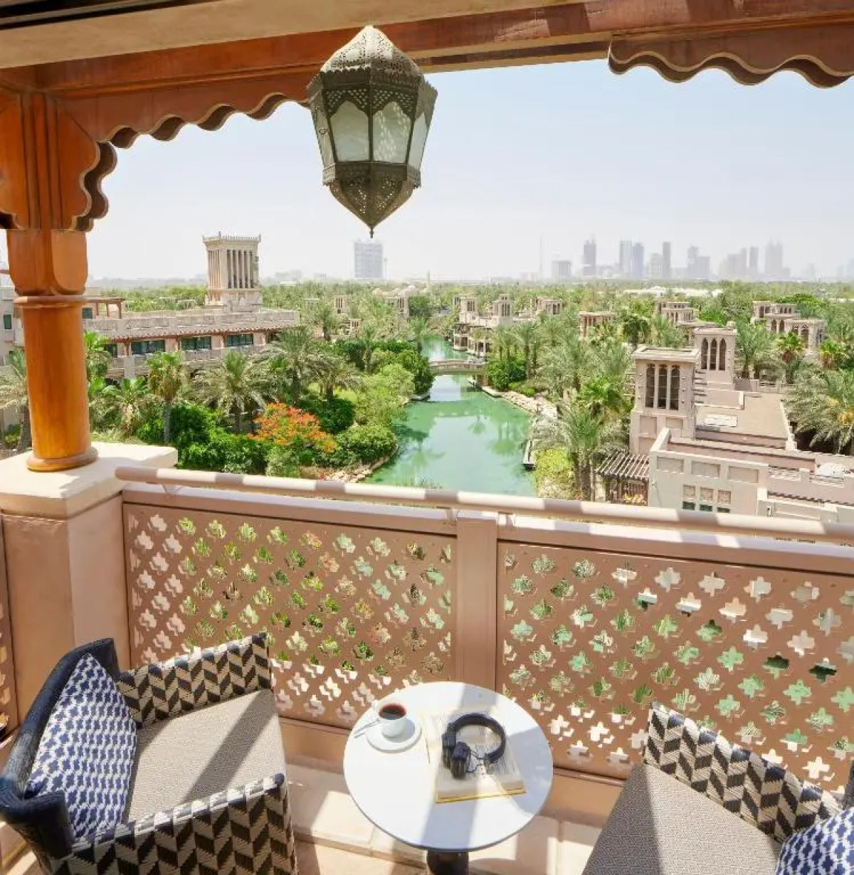 Отель Jumeirah Al Qasr Dubai