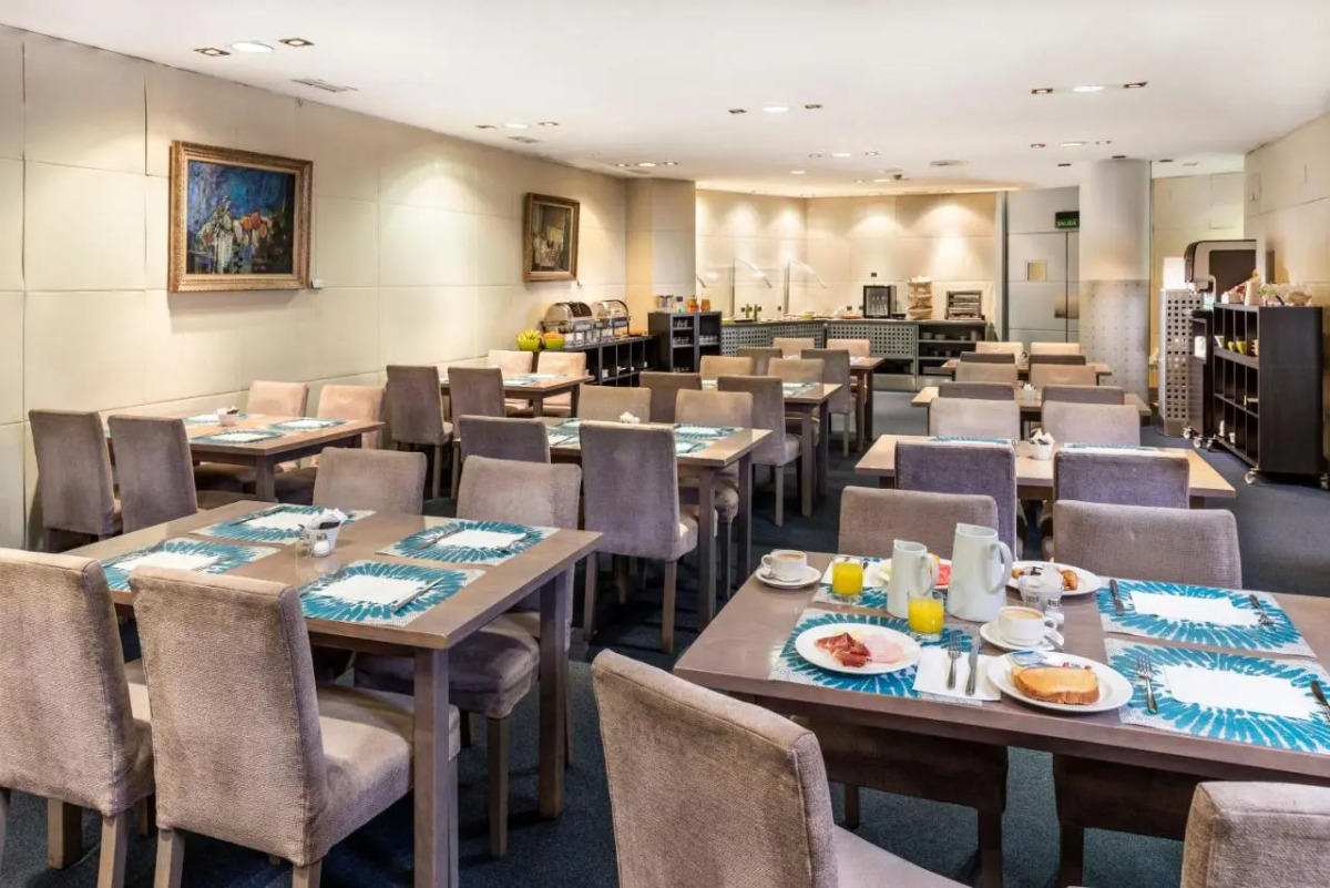 Hotel Acta Piramides