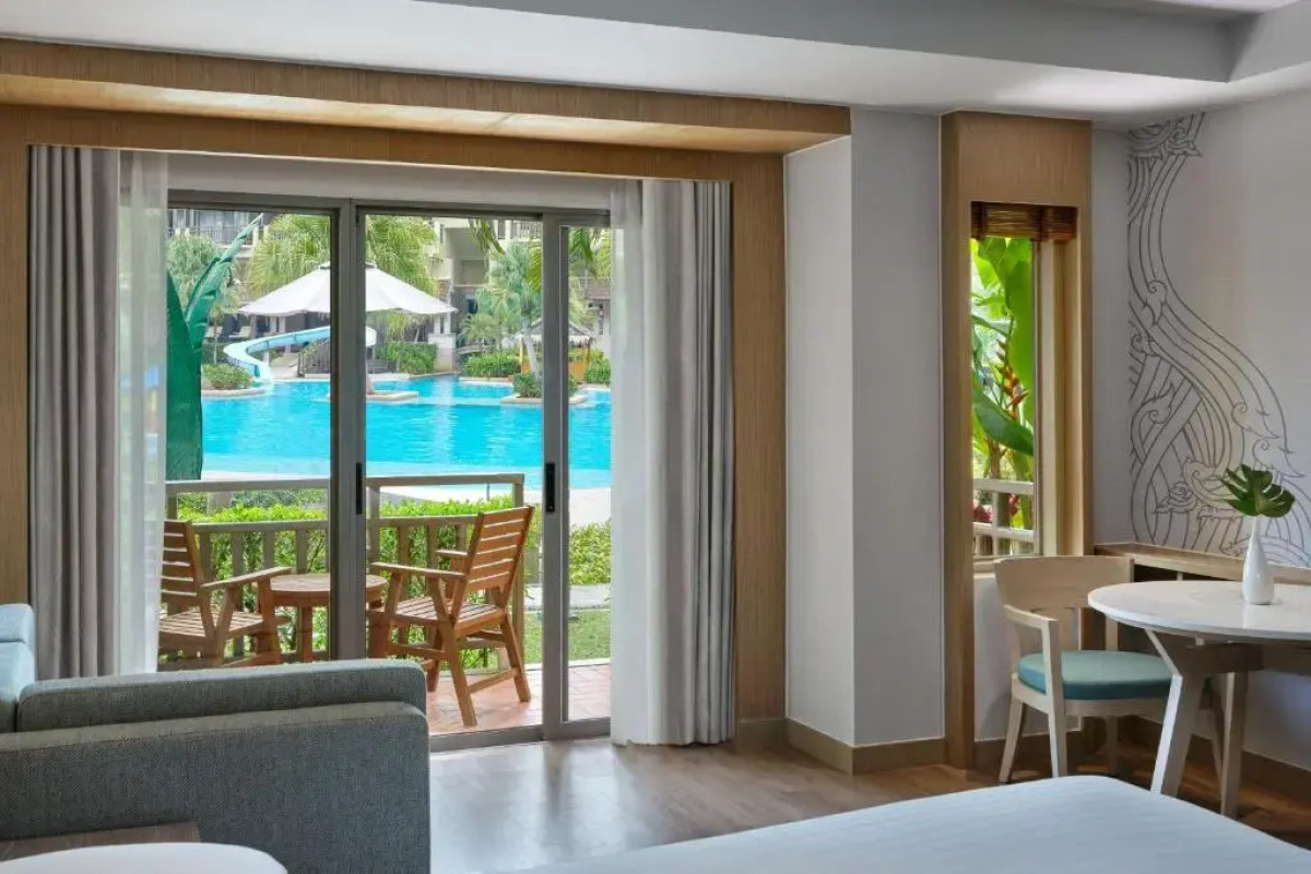 Phuket Marriott Resort & Spa, Merlin Beach