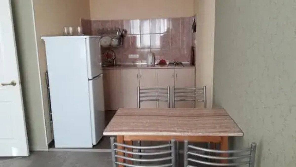 Molodezhnaya 8 Guest House