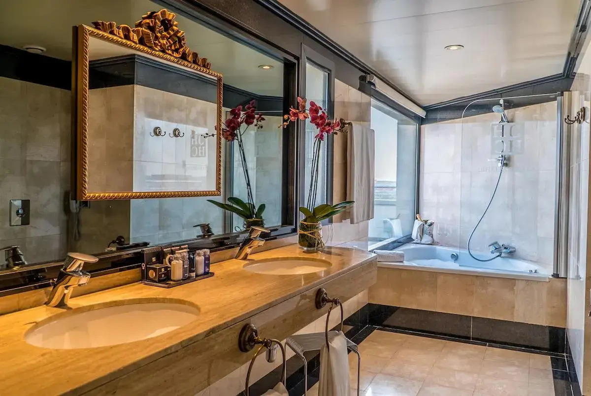 Отель Sevilla Center