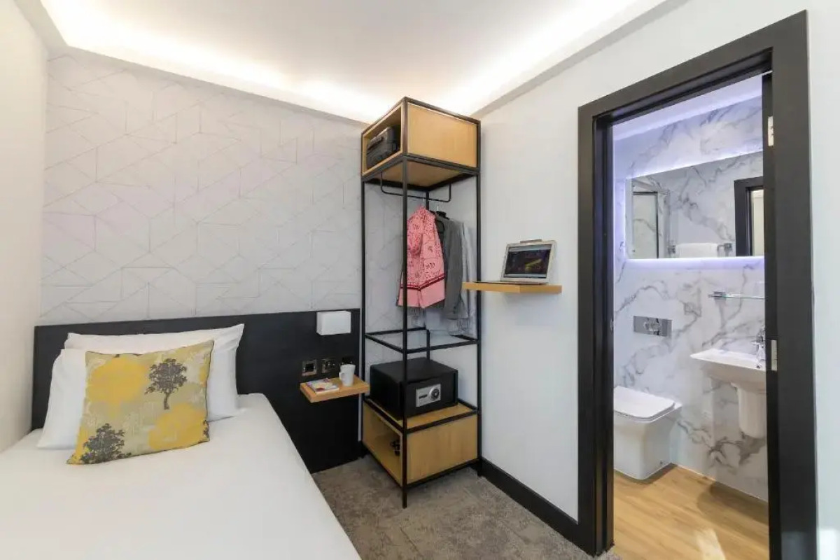 Отель St Giles London