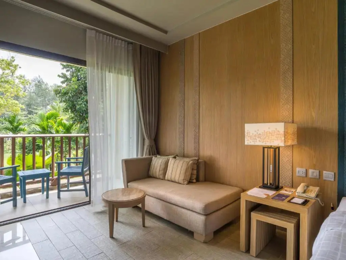 Отель Dusit Thani Krabi Beach Resort