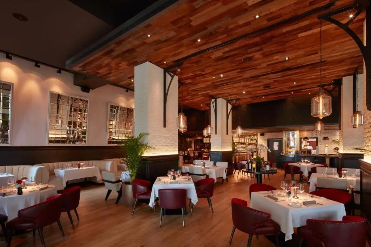 Отель Jumeirah Al Qasr Dubai