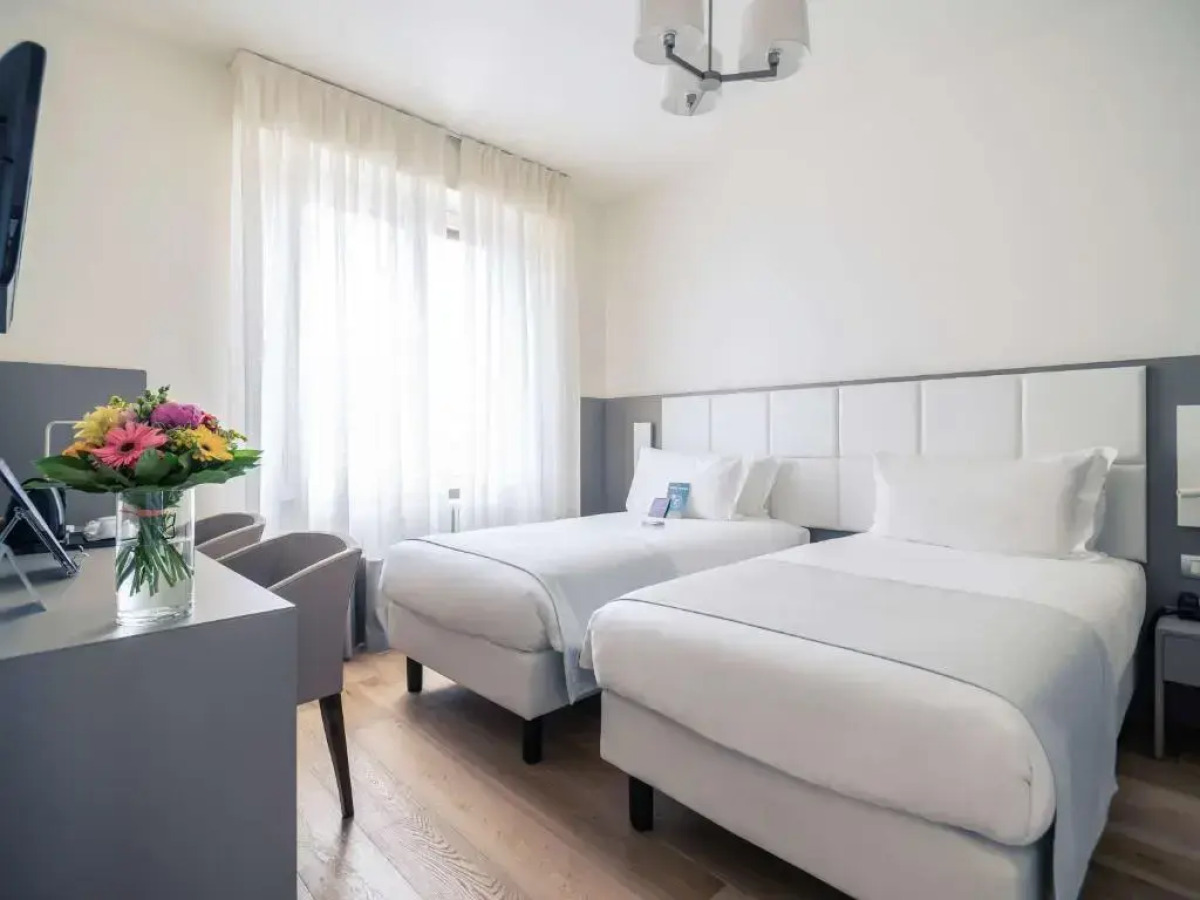 Отель Mercure Milano Solari