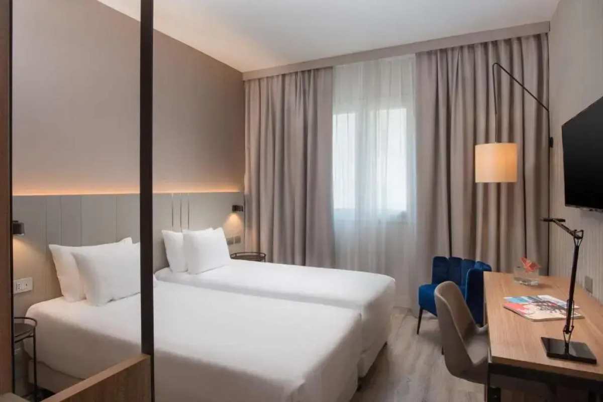 Отель NH Trieste