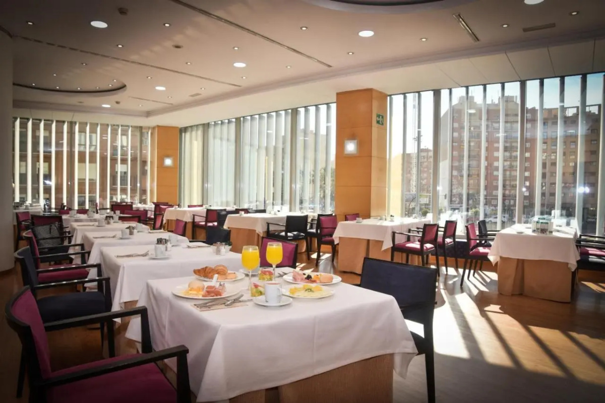 Отель Senator Parque Central