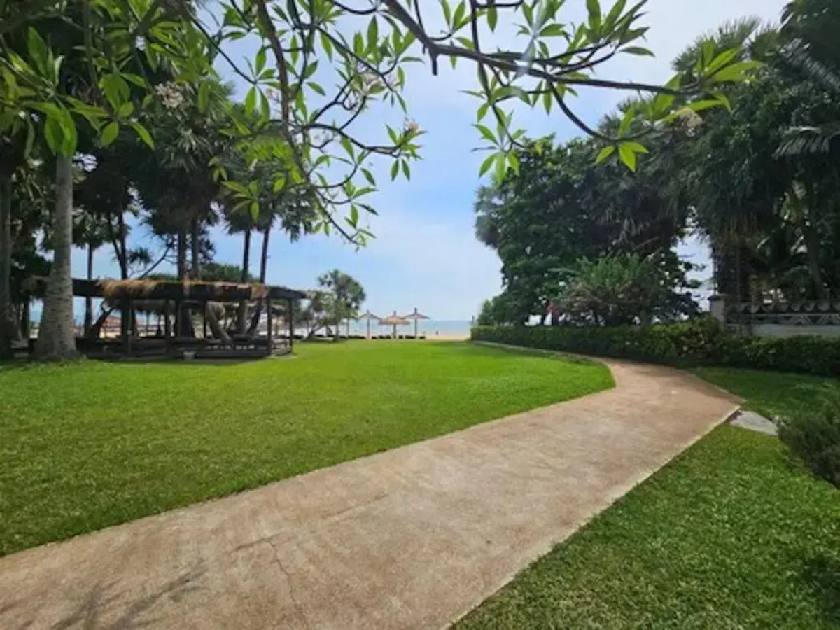 Botany Beach Resort Pattaya