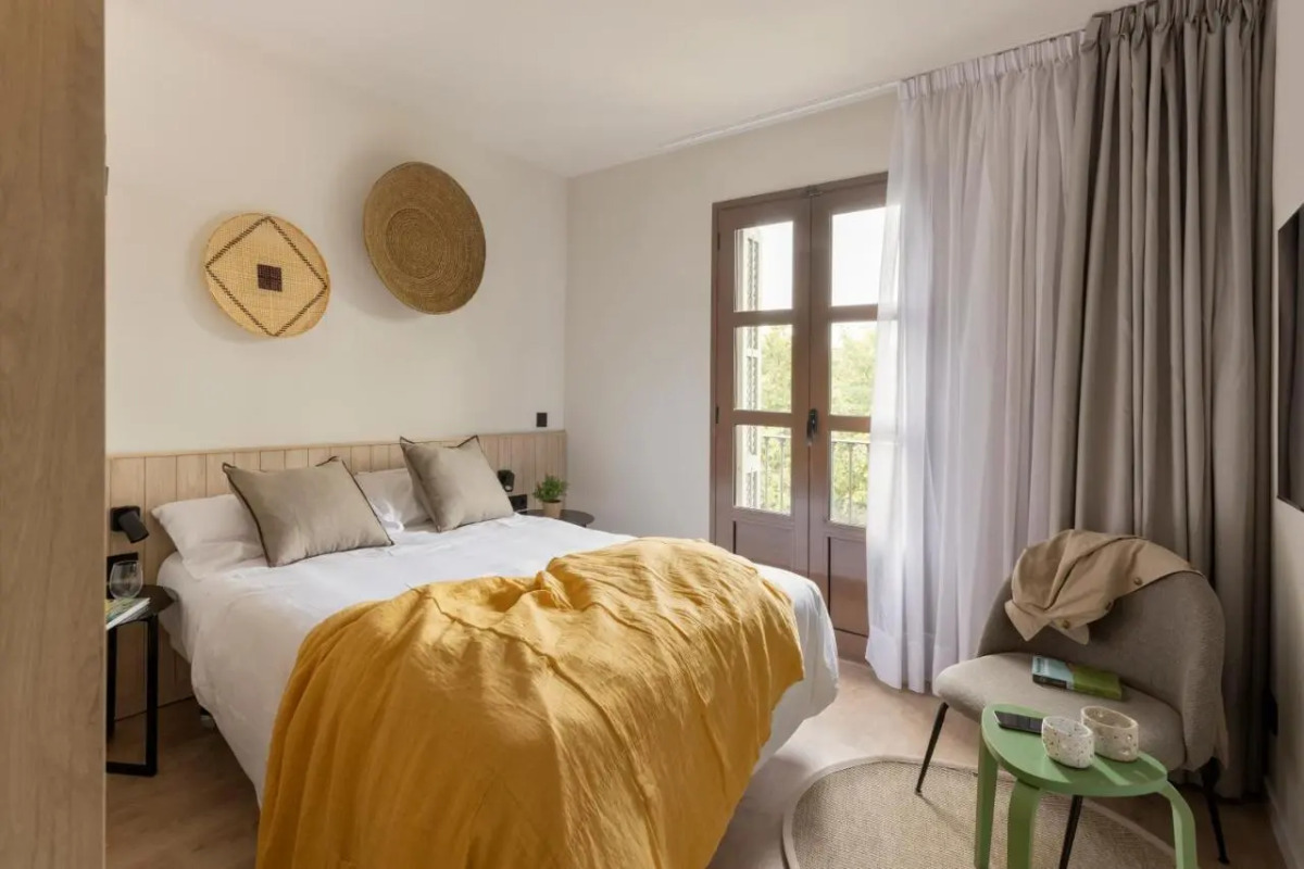 Naitly Ronda Sant Antoni Barcelona