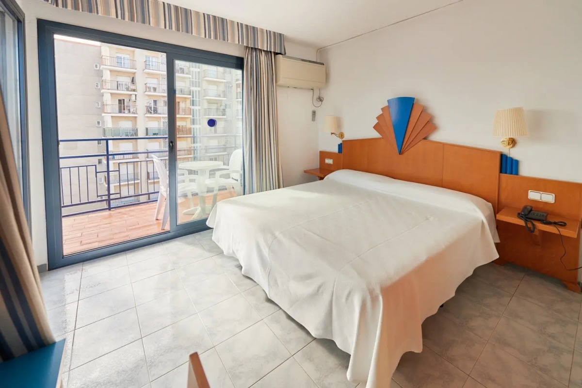 Отель Checkin Blanes