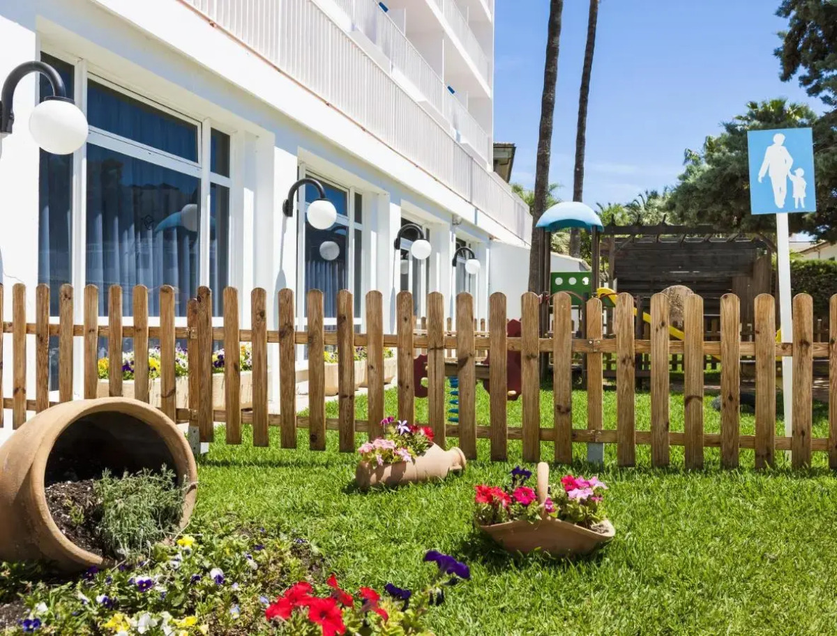 Отель Globales Condes de Alcudia