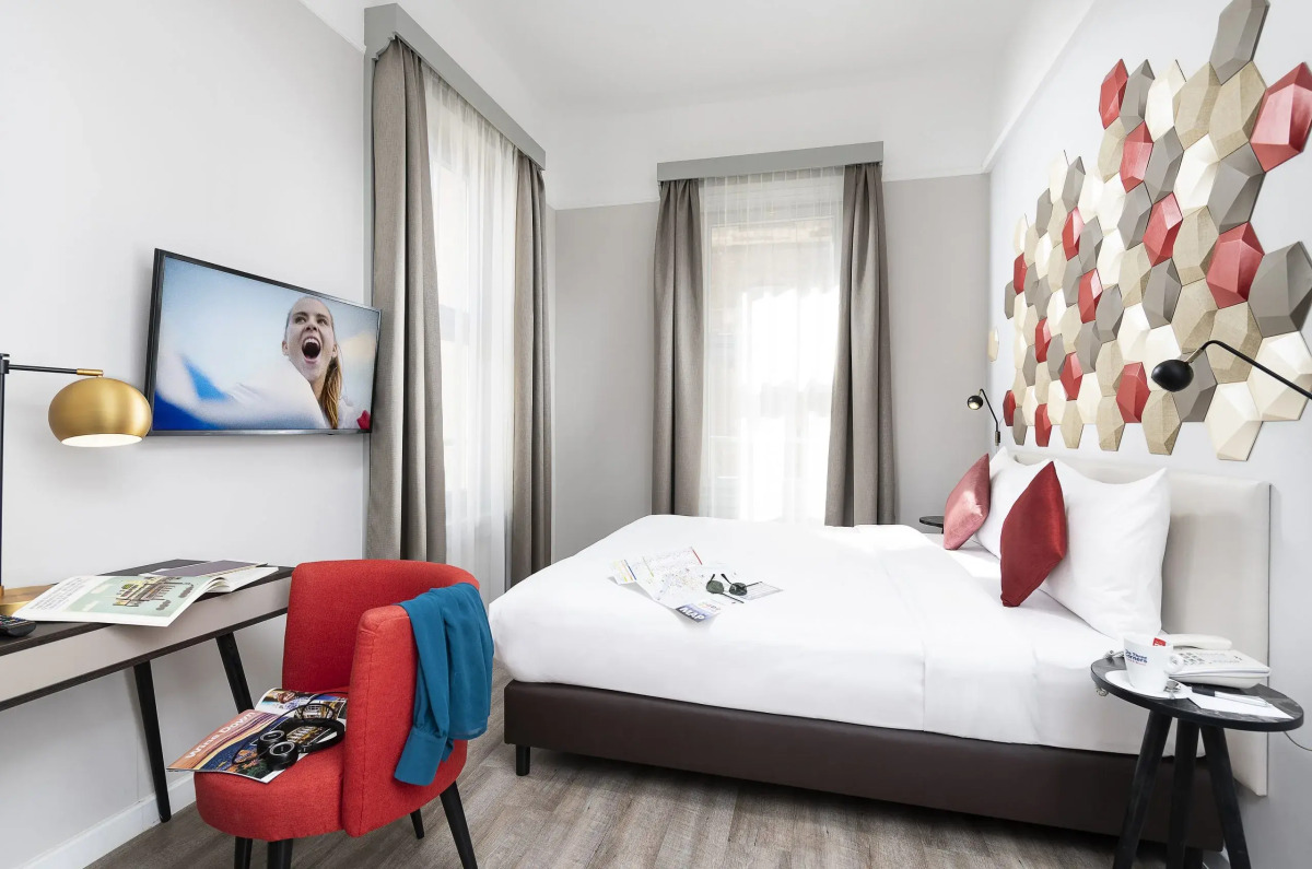 Three Corners Hotel Art