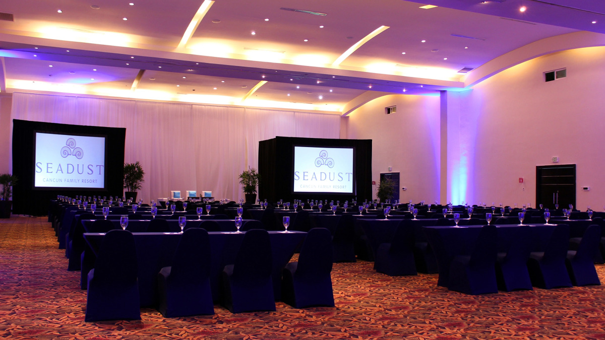 Отель Seadust Cancun Family Resort