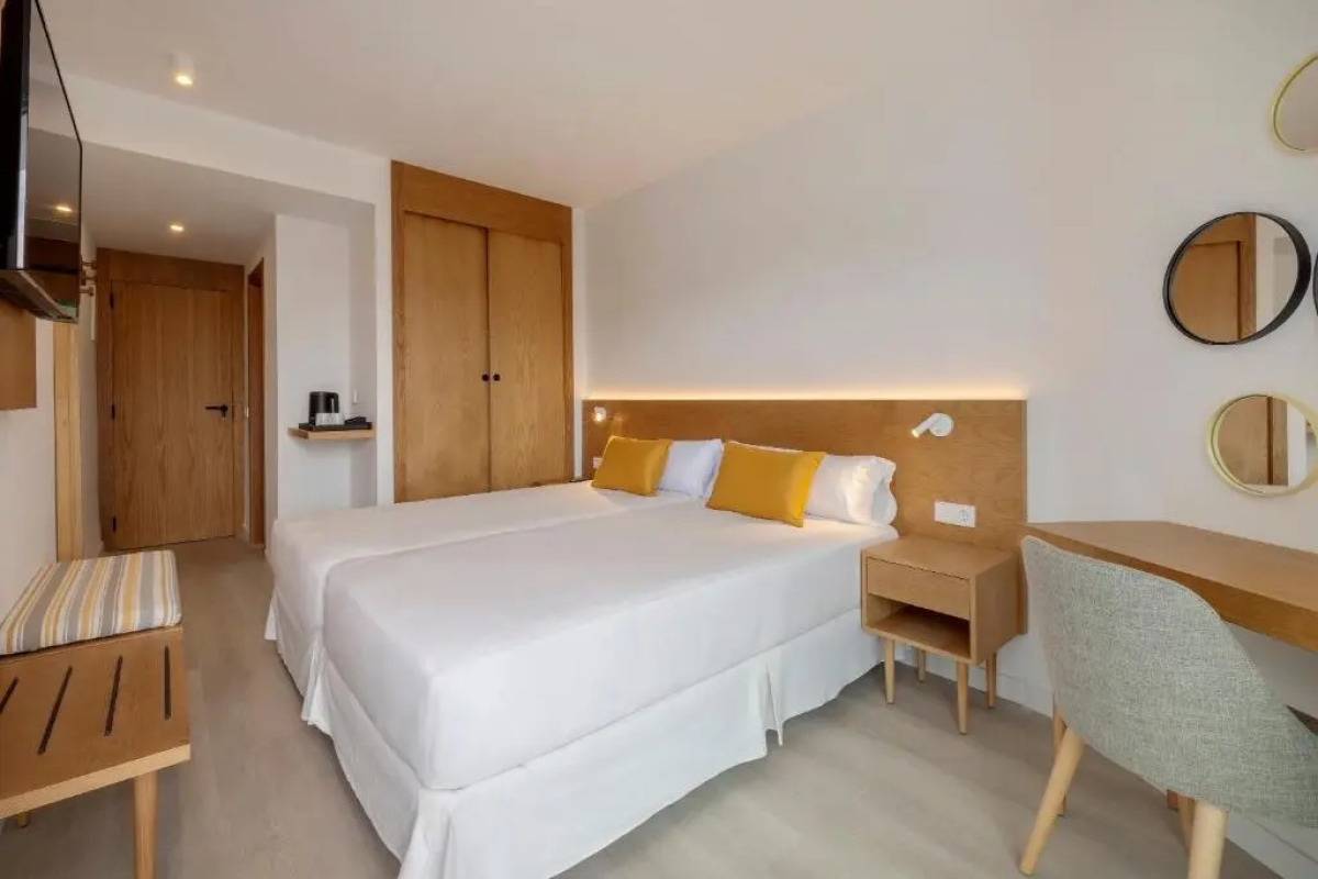 HM Isabela-Adults Only