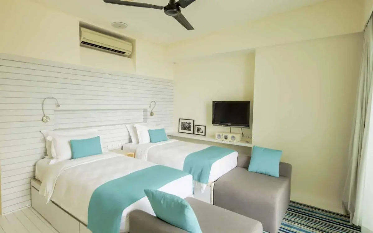 Holiday Inn Resort Kandooma Maldives by IHG