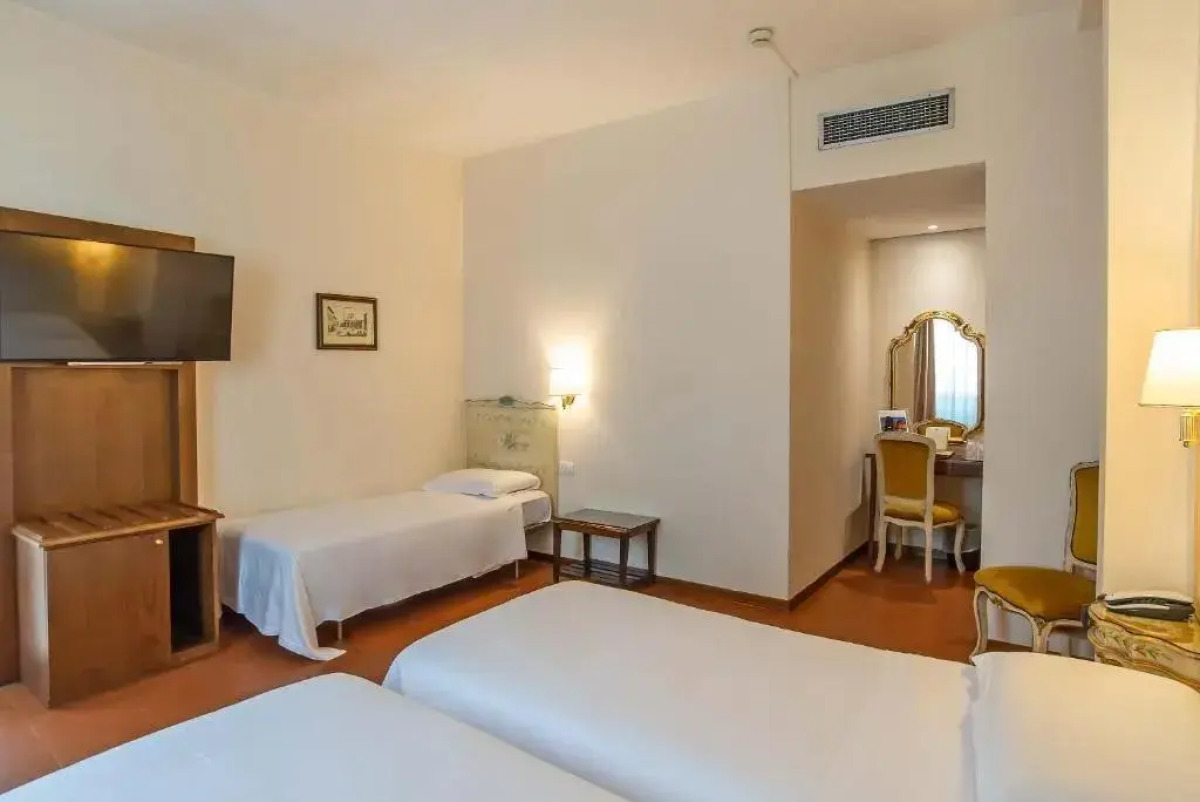 Отель Machiavelli Palace