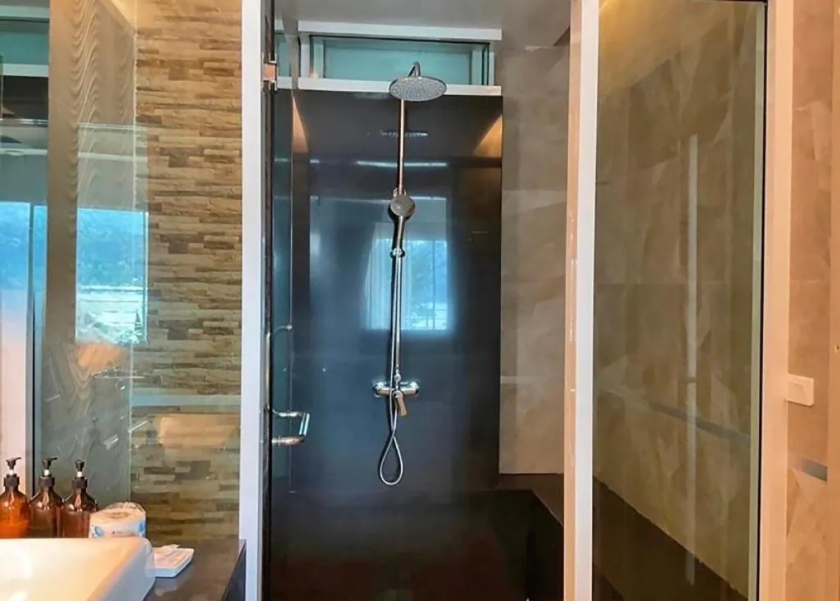 Phi Phi Cliff Beach Resort