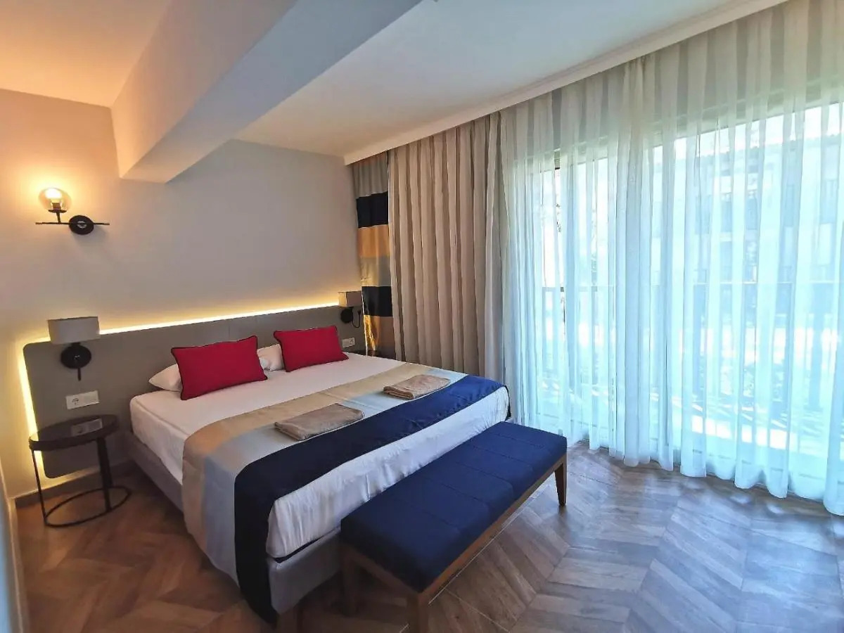 Crystal Flora Beach Resort – All Inclusive