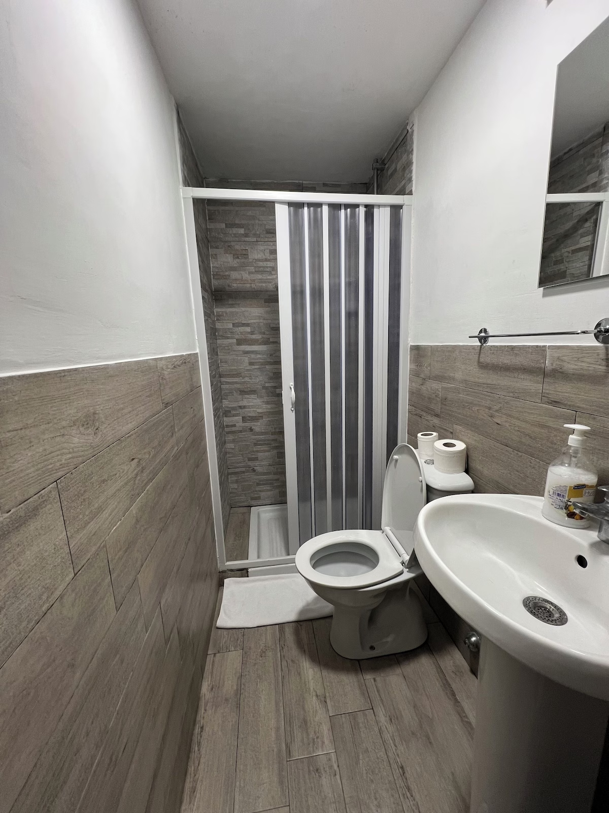 Хостел Freedom Traveller 