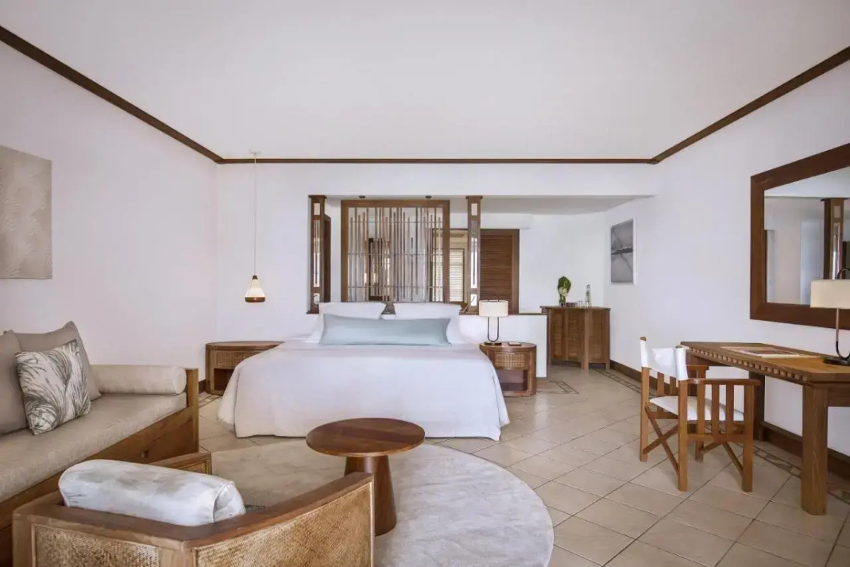 Paradis Beachcomber Golf Resort & Spa