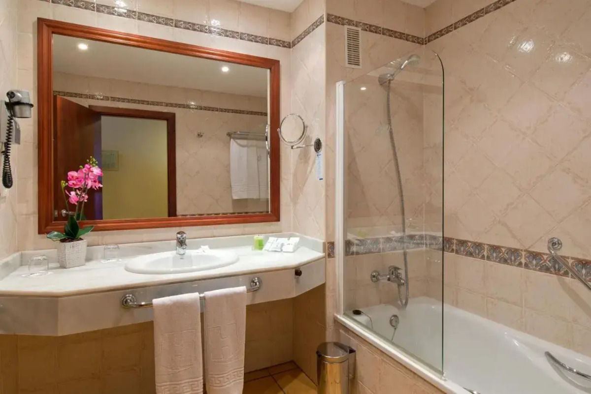 Отель IPV Palace & Spa