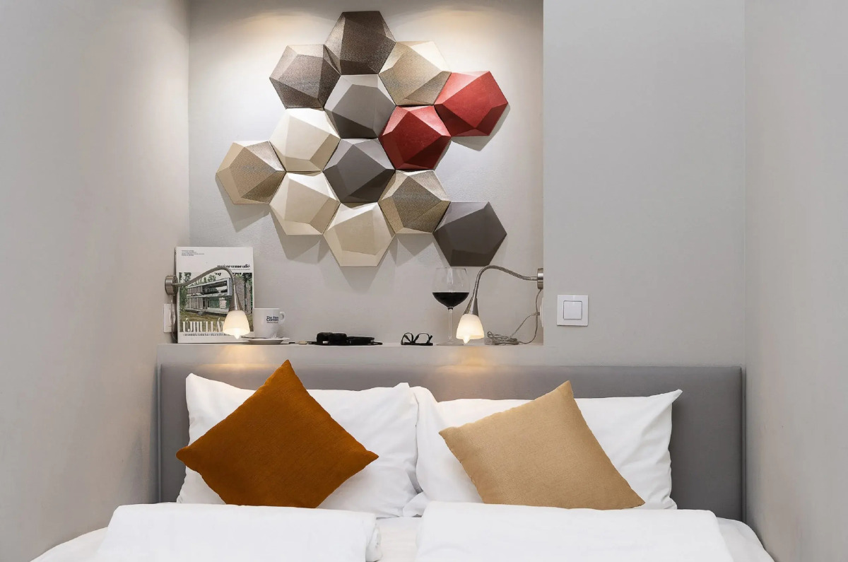 Three Corners Hotel Art