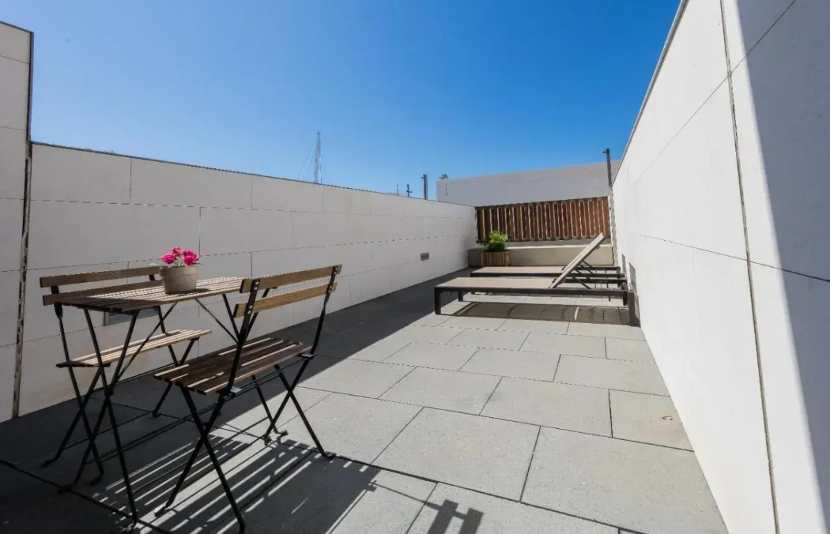 Отель Atenea Port Barcelona Mataro