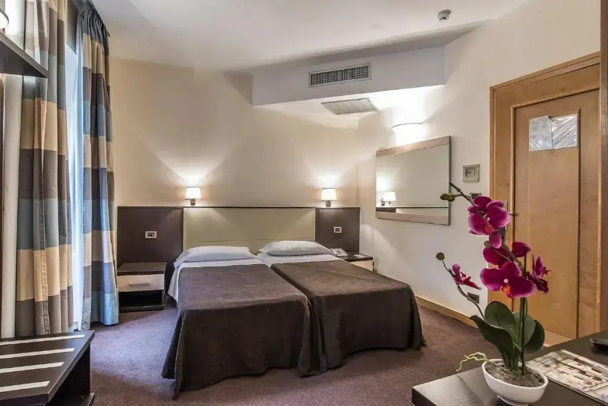 Hotel Tritone Rome