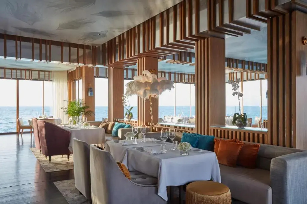 Отель Jumeirah Al Qasr Dubai