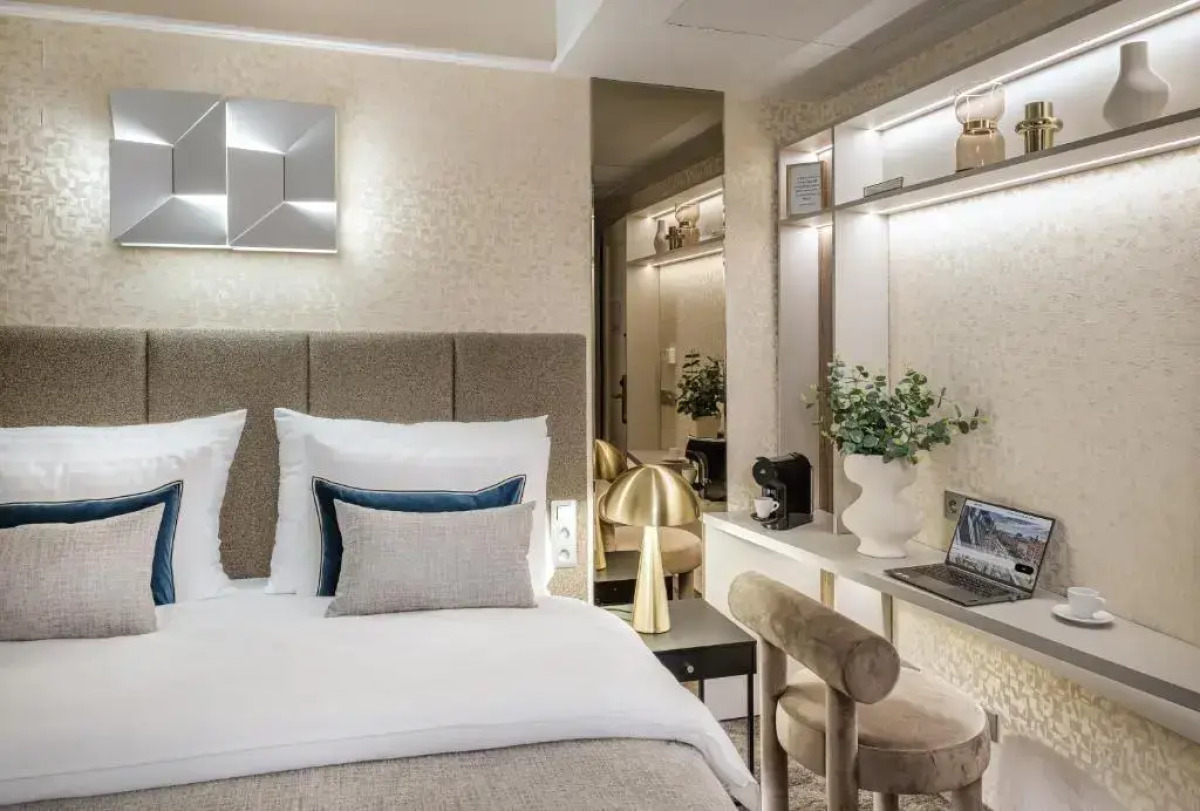 Hotel Maestro by Adrez