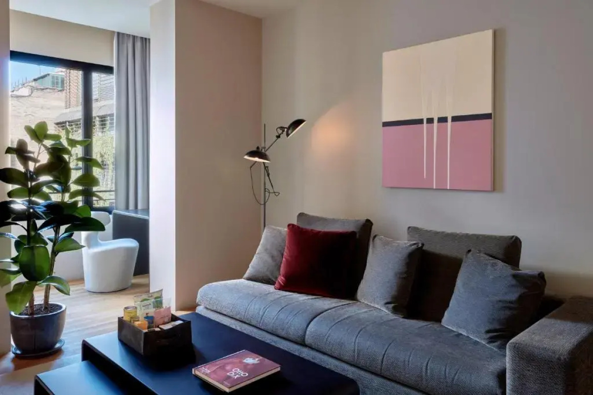 Отель Sir Victor