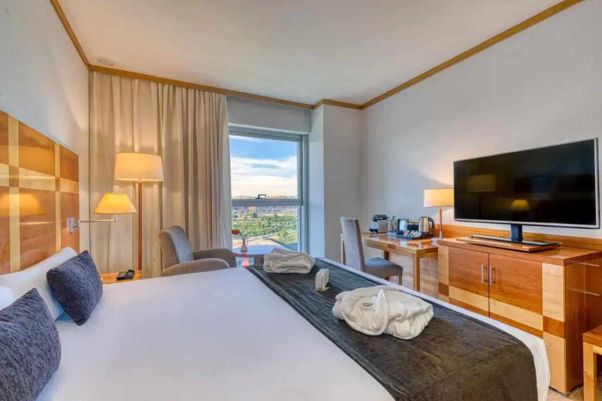 Отель Senator Parque Central