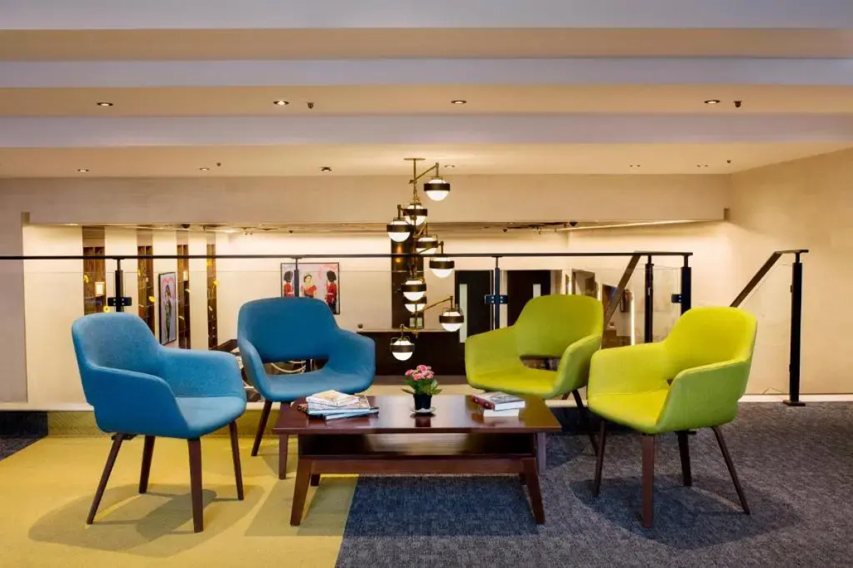 Отель St Giles London