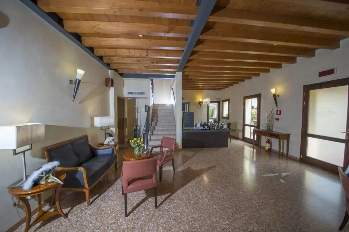 Hotel Venice Resort Airport