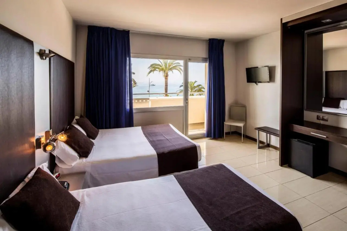 Отель URH Excelsior