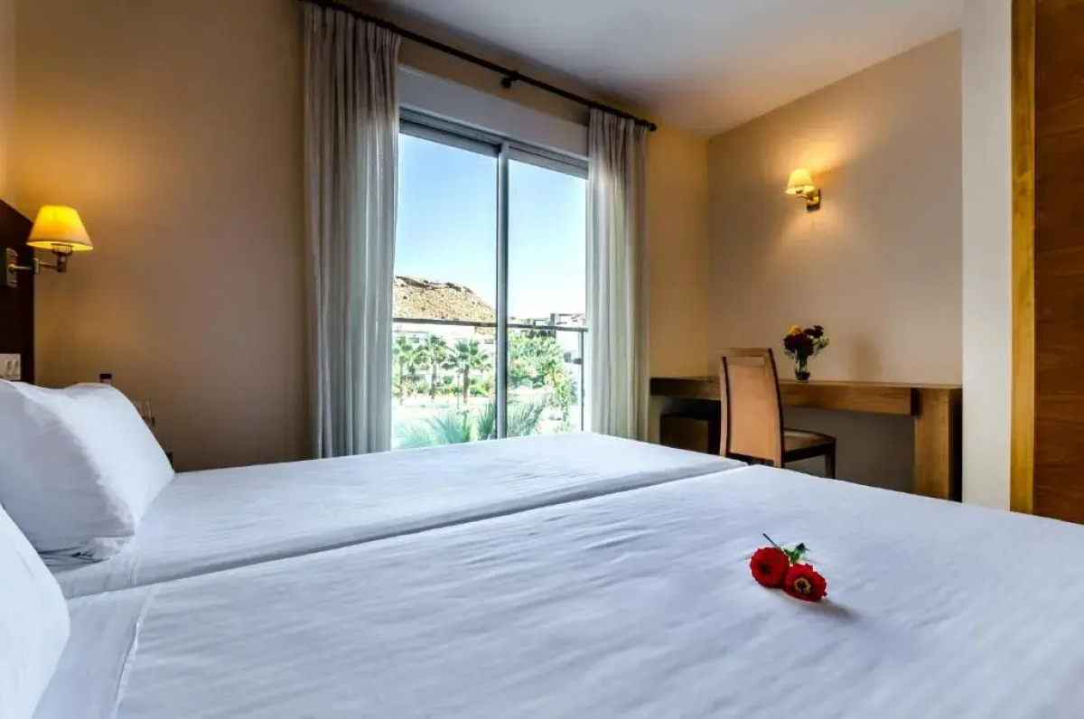 Курорт El Plantio Golf Resort