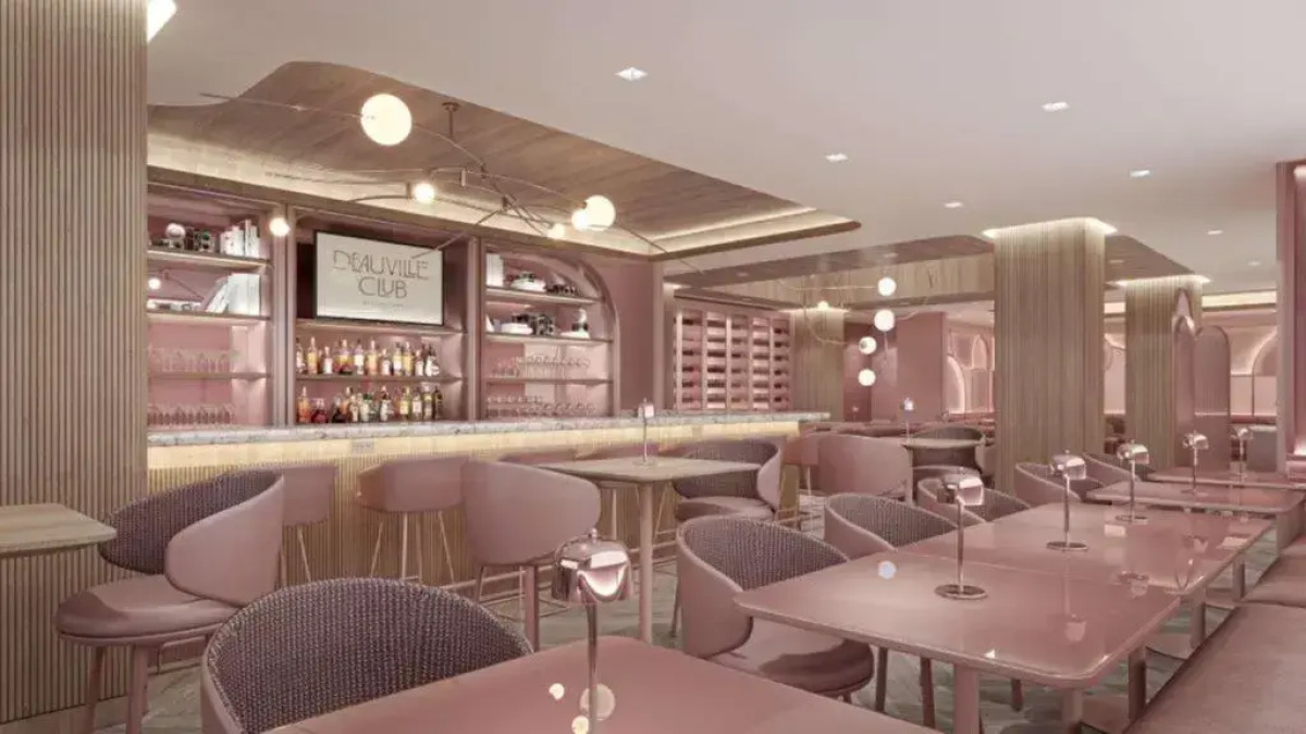 Revery Toronto Downtown, Curio Collection by Hilton