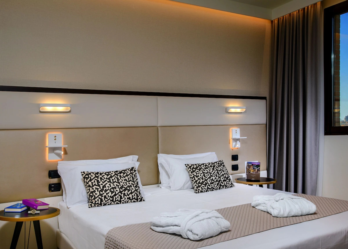 Отель Aemilia Bologna