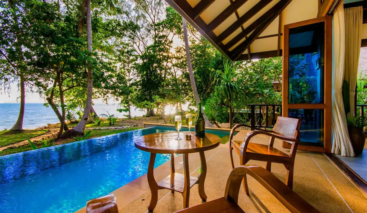 Koh Jum Beach Villas