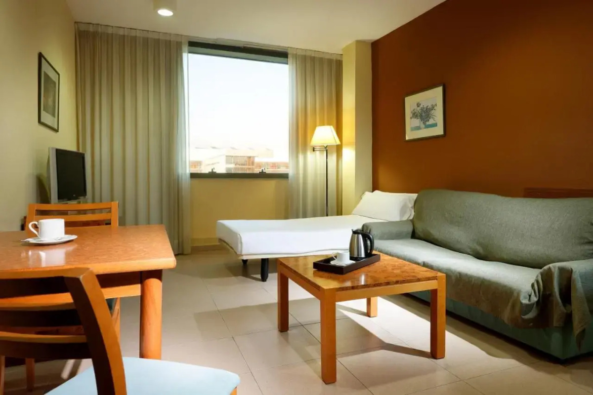 Отель Hesperia Sant Joan