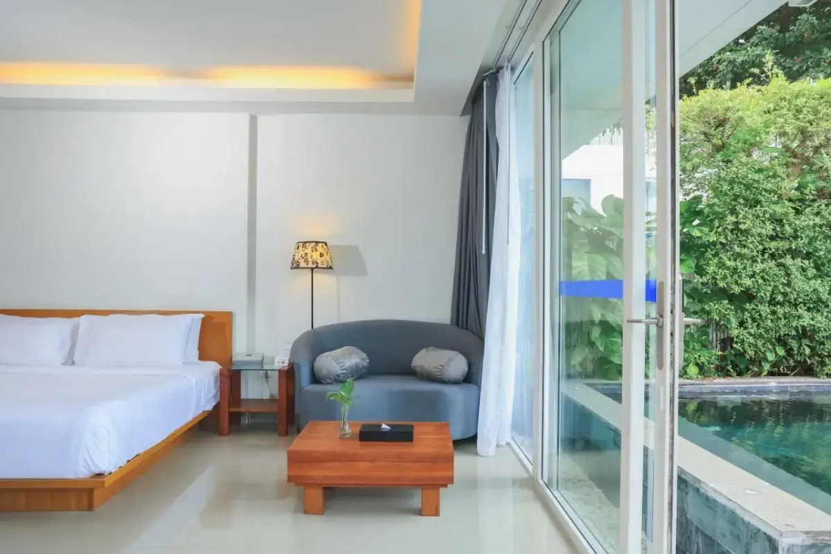 KC Beach Club & Pool Villas