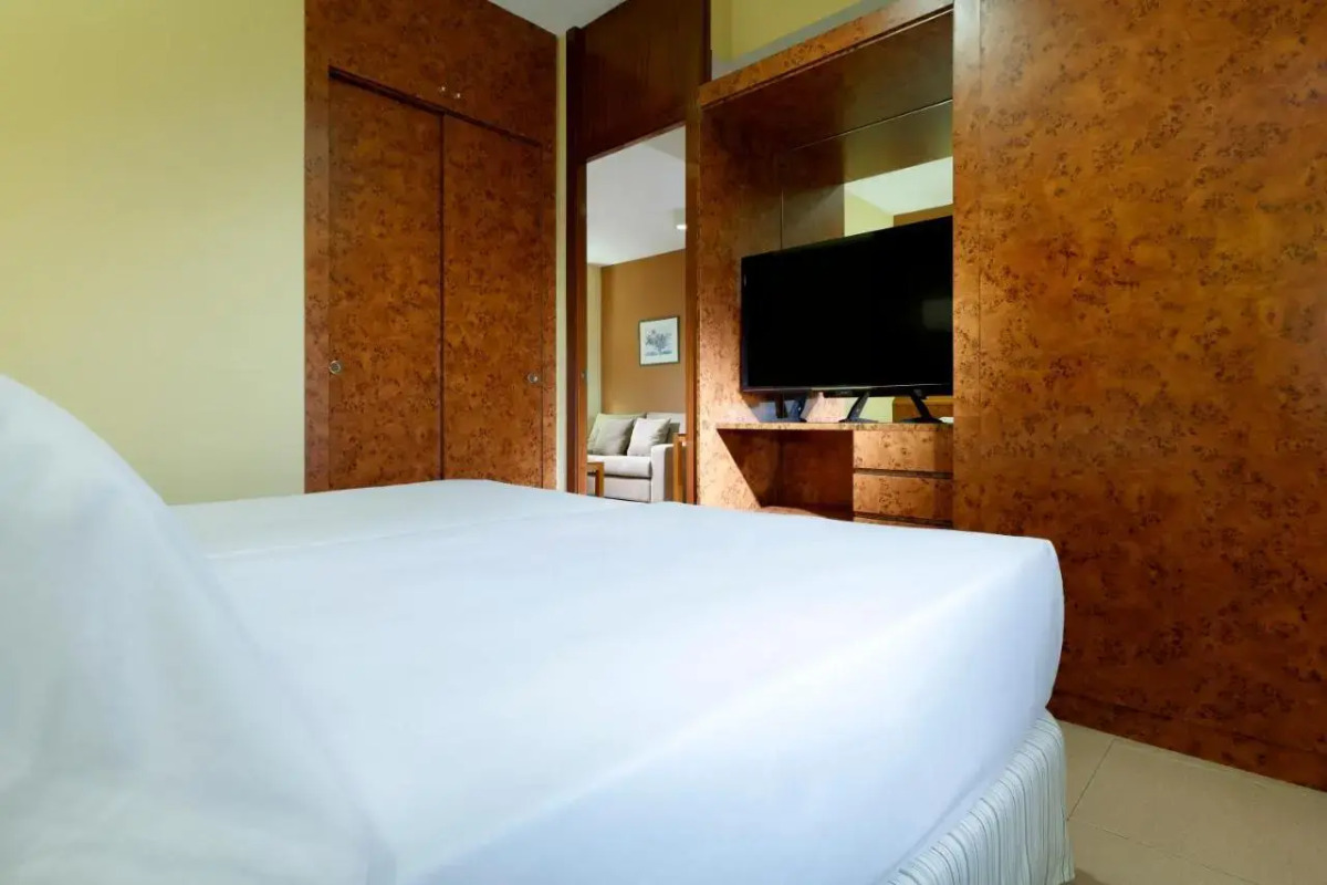 Отель Hesperia Sant Joan