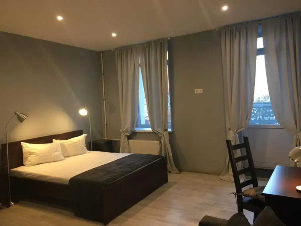 Apart-Complex Studio 103