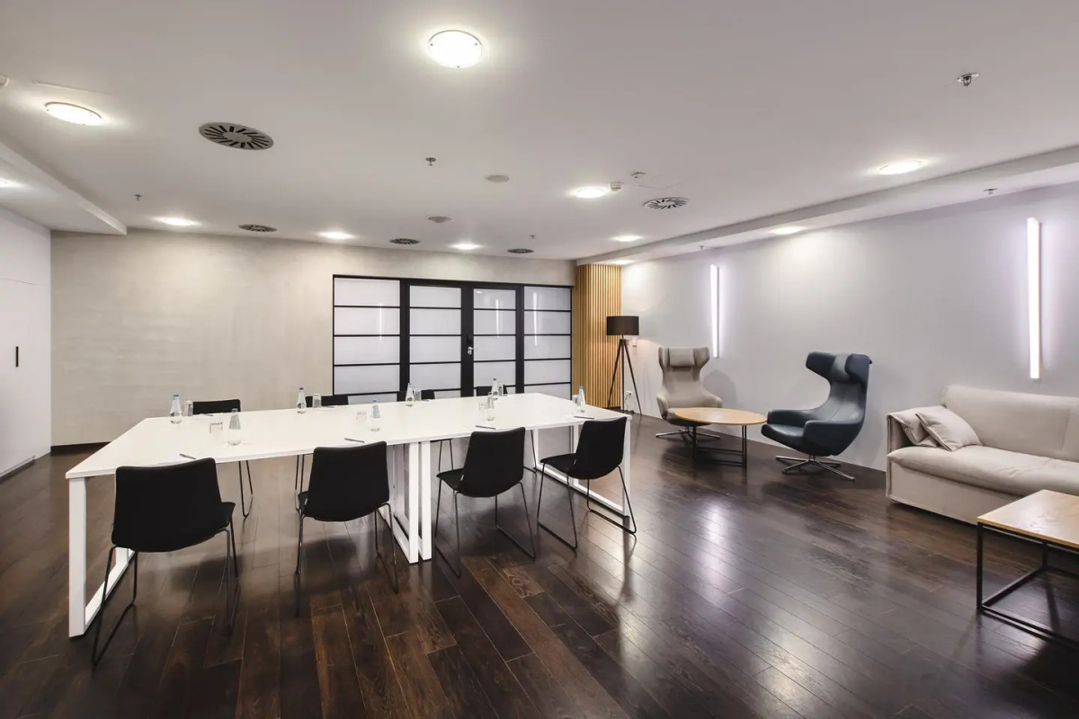 Courtyard by Marriott Warsaw Airport