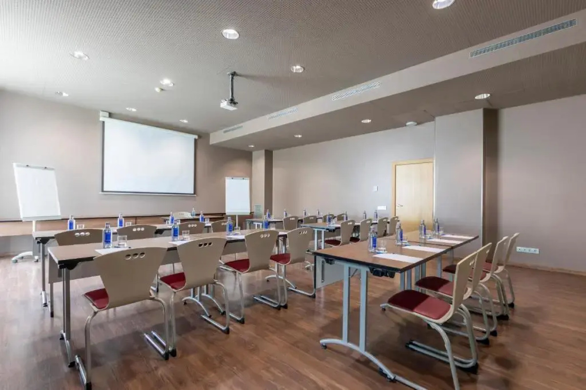 Travelodge Malaga Airport Отель