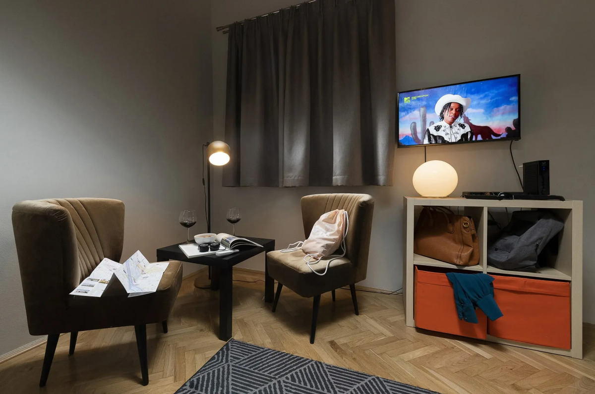 Three Corners Hotel Art