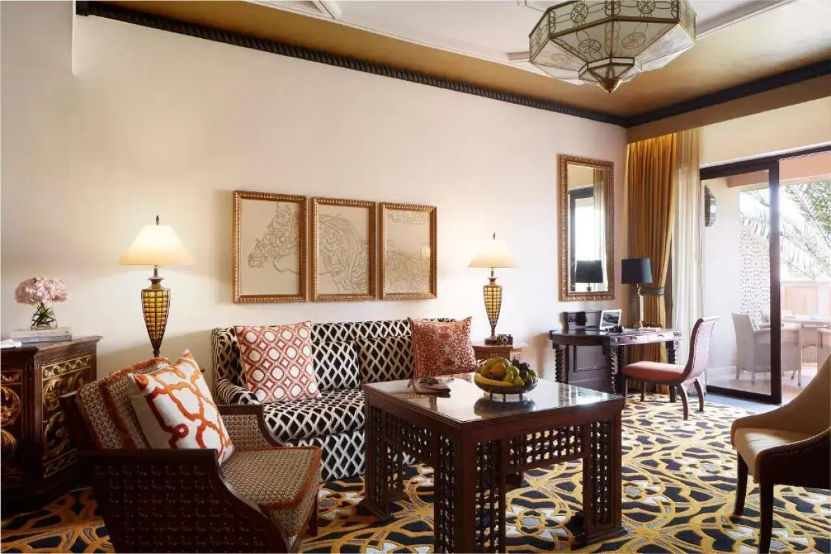 Отель Jumeirah Al Qasr Dubai