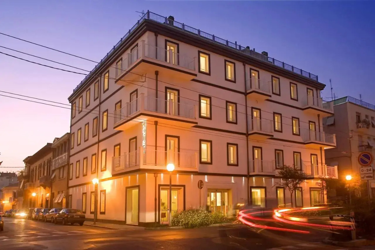 Отель Card International